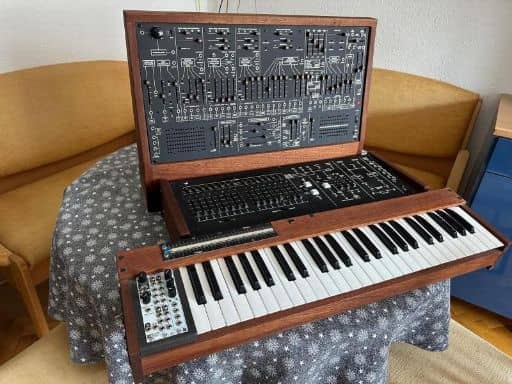 TTHS klon ARP 2600